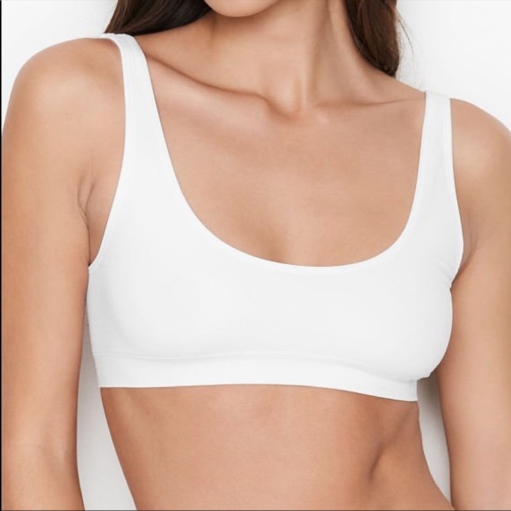 Victoria’s Secret Seamless Scoop Lounge Bra